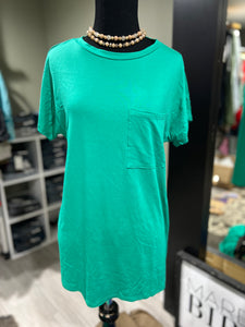 Relaxed Pocket Tee in Kelly Green